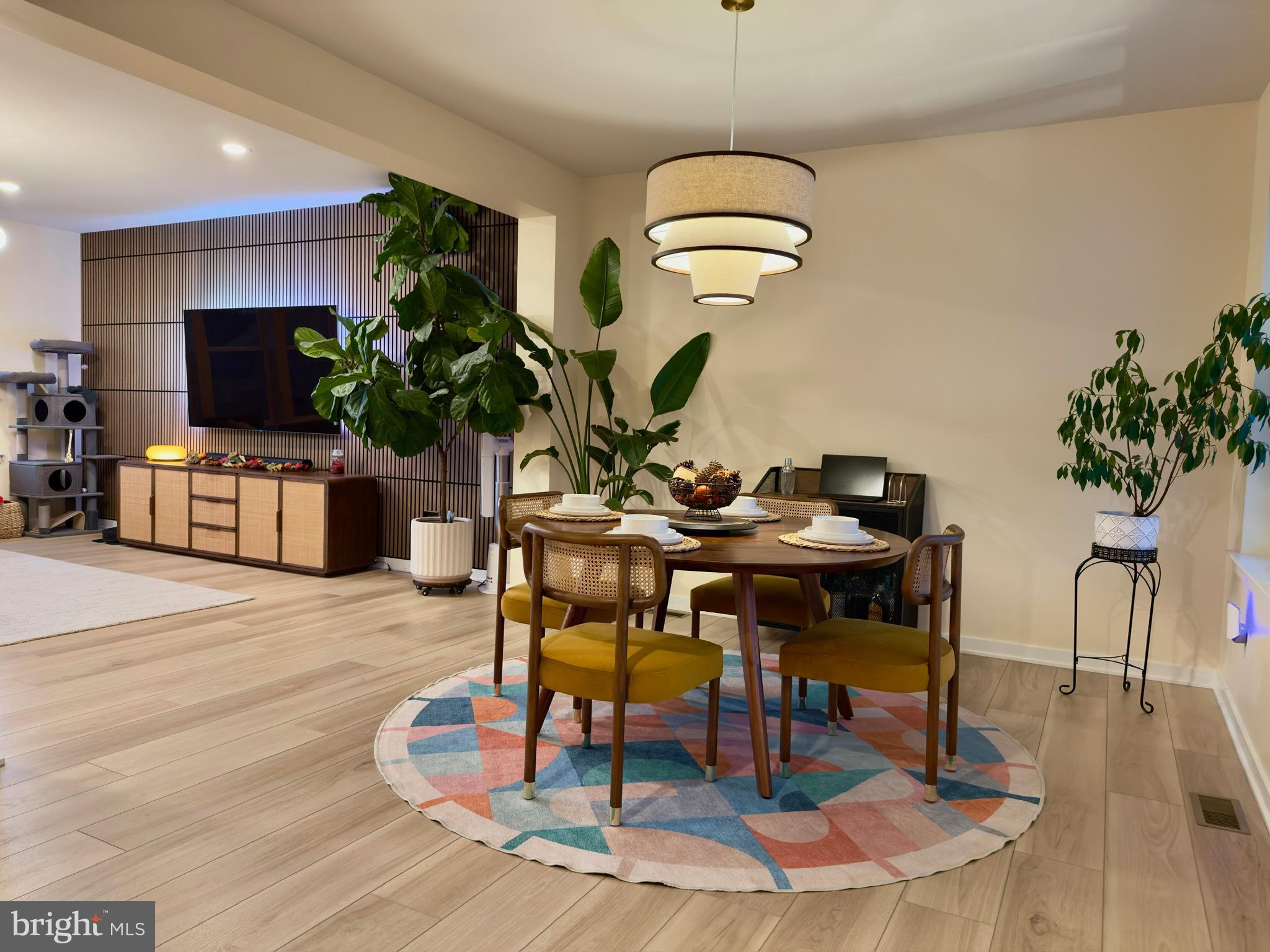 141 S LORES LANDING ROAD