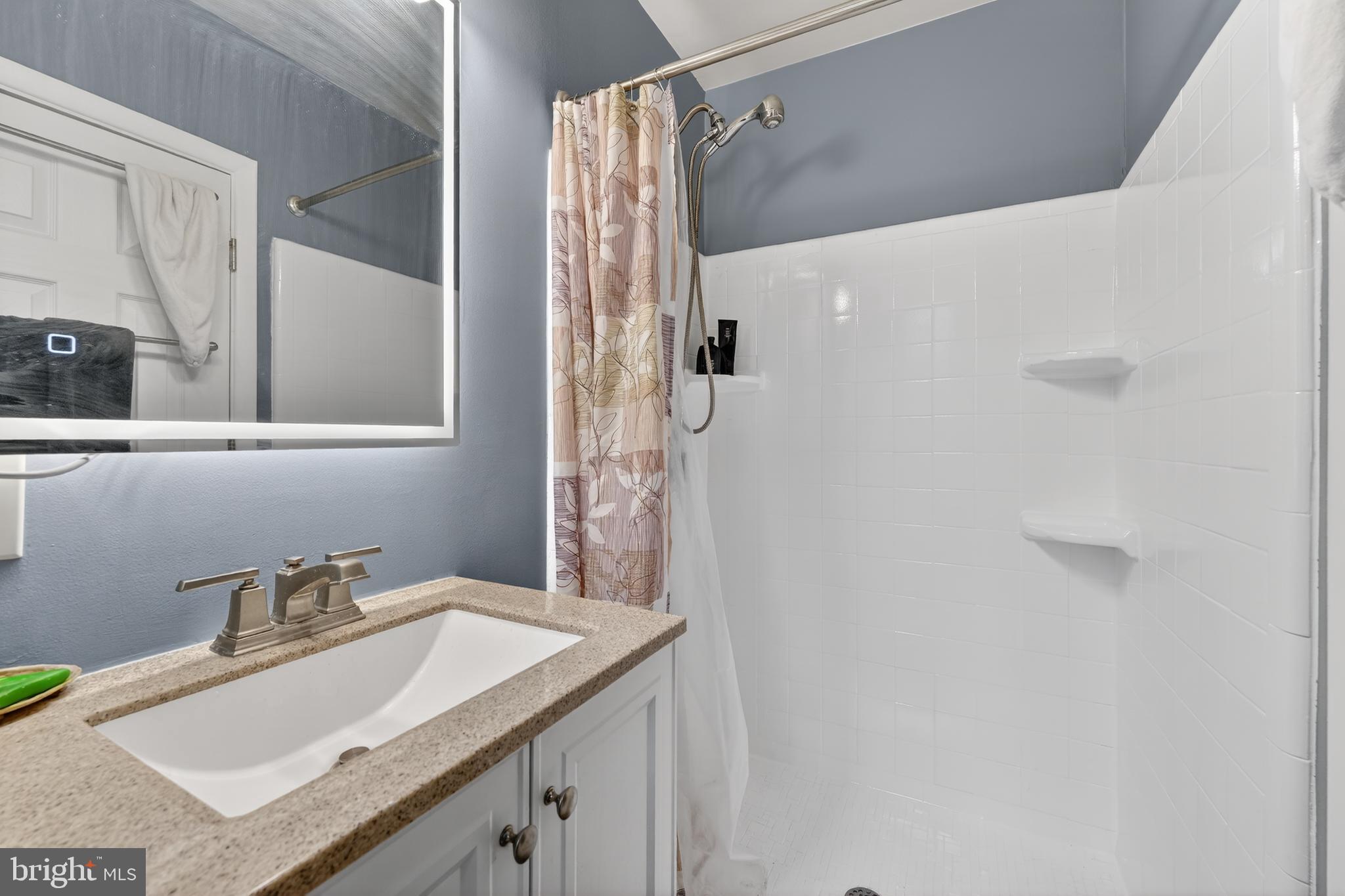 HILLANDALE HEIGHTS - Residential