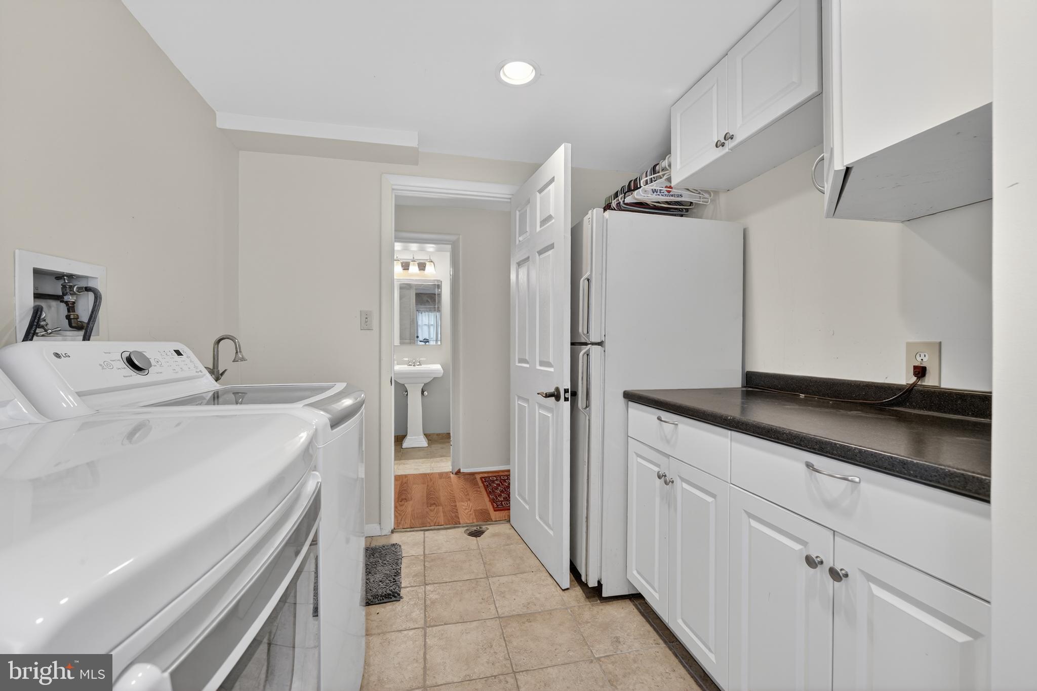 HILLANDALE HEIGHTS - Residential