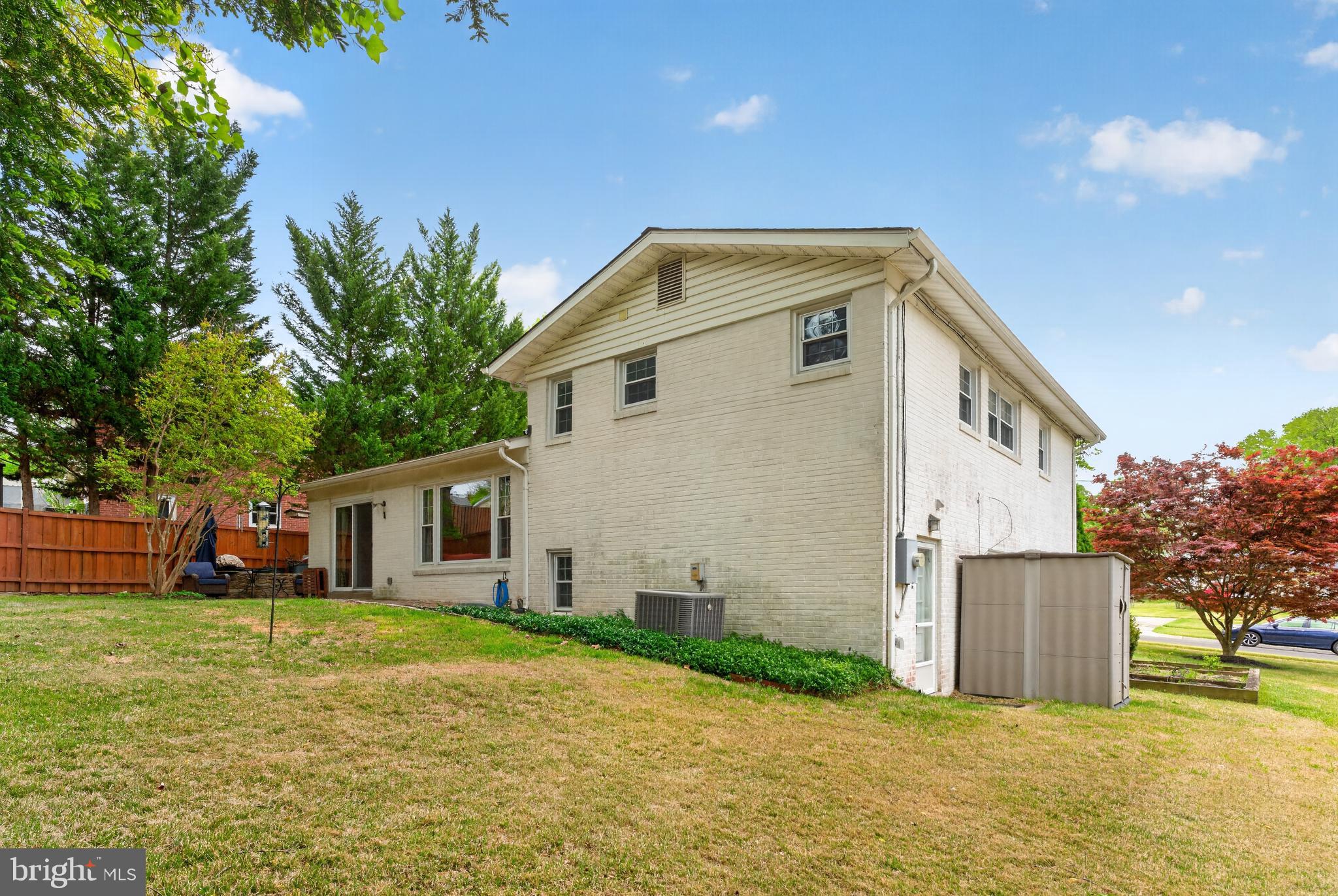 HILLANDALE HEIGHTS - Residential