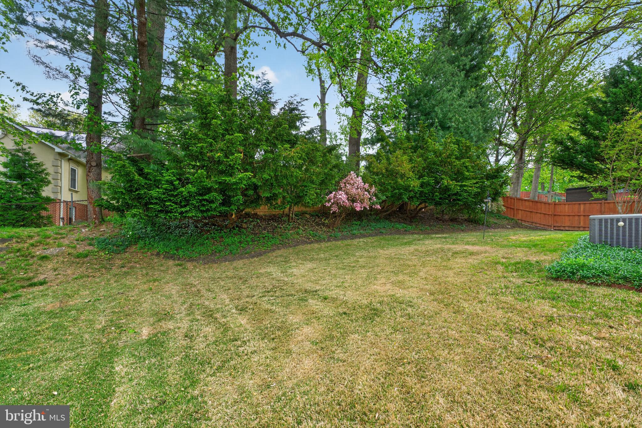 HILLANDALE HEIGHTS - Residential
