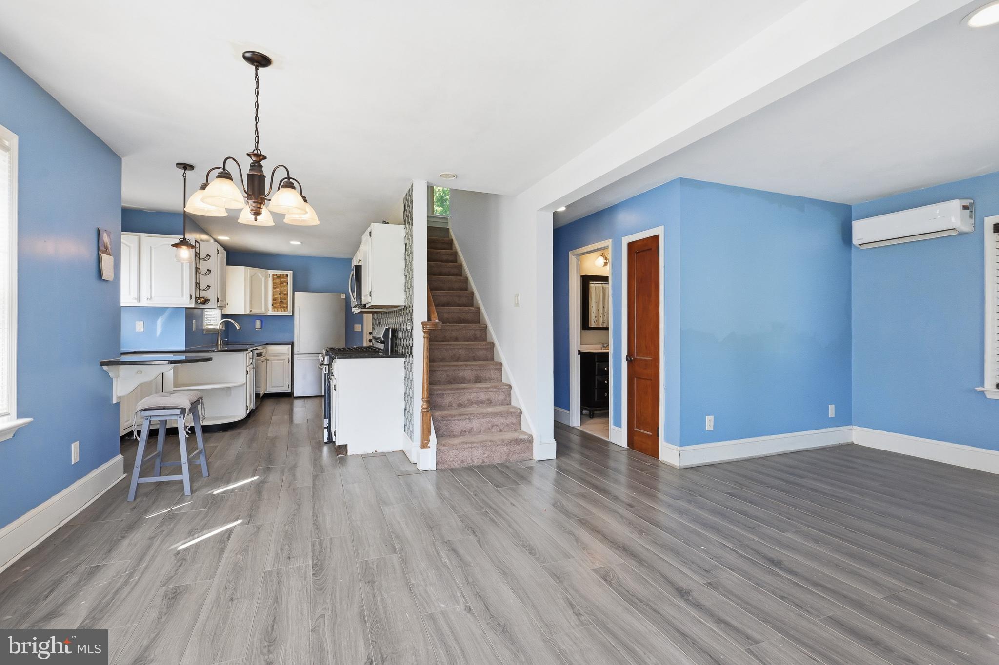 112 E 41ST STREET