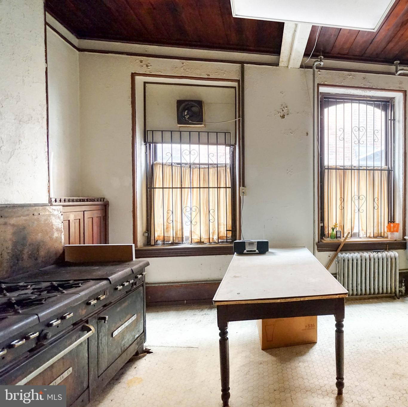 GRADUATE HOSPITAL - Commercial Sale