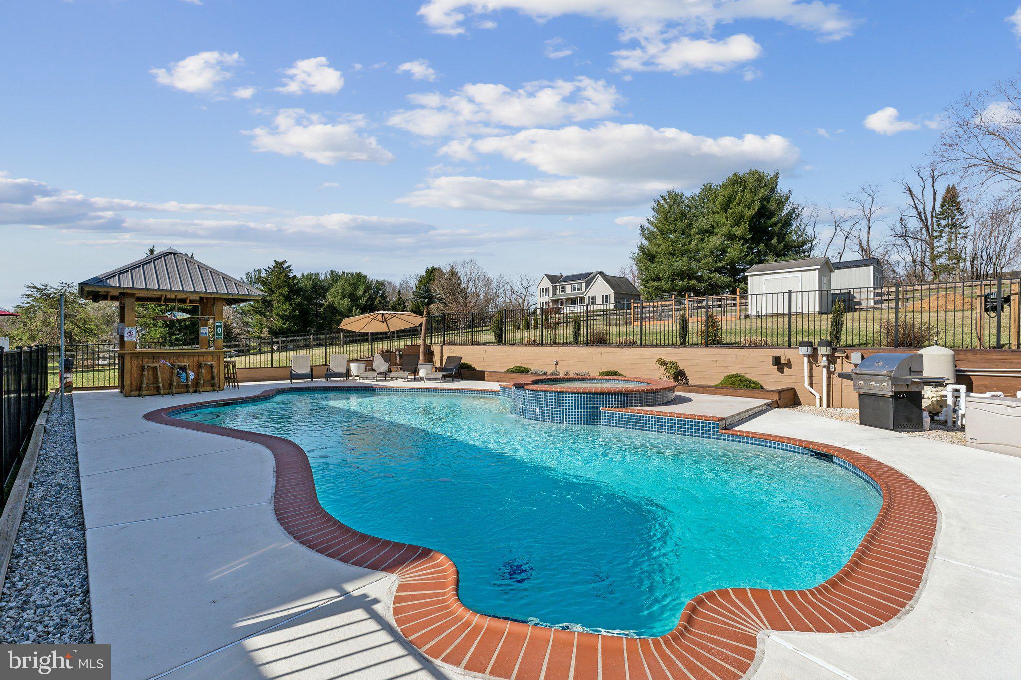 HOPE VALLEY HILLS - Residential