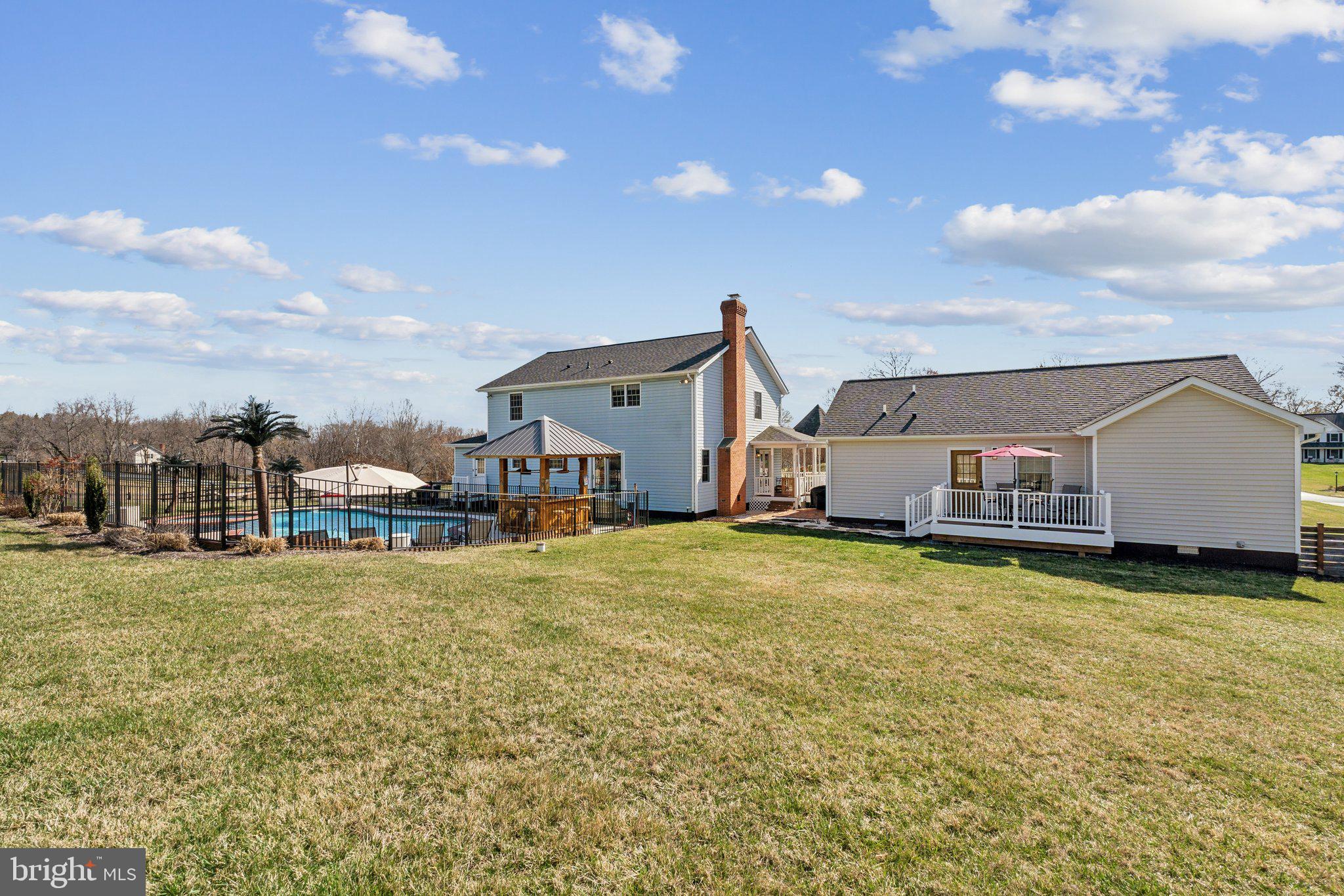 HOPE VALLEY HILLS - Residential