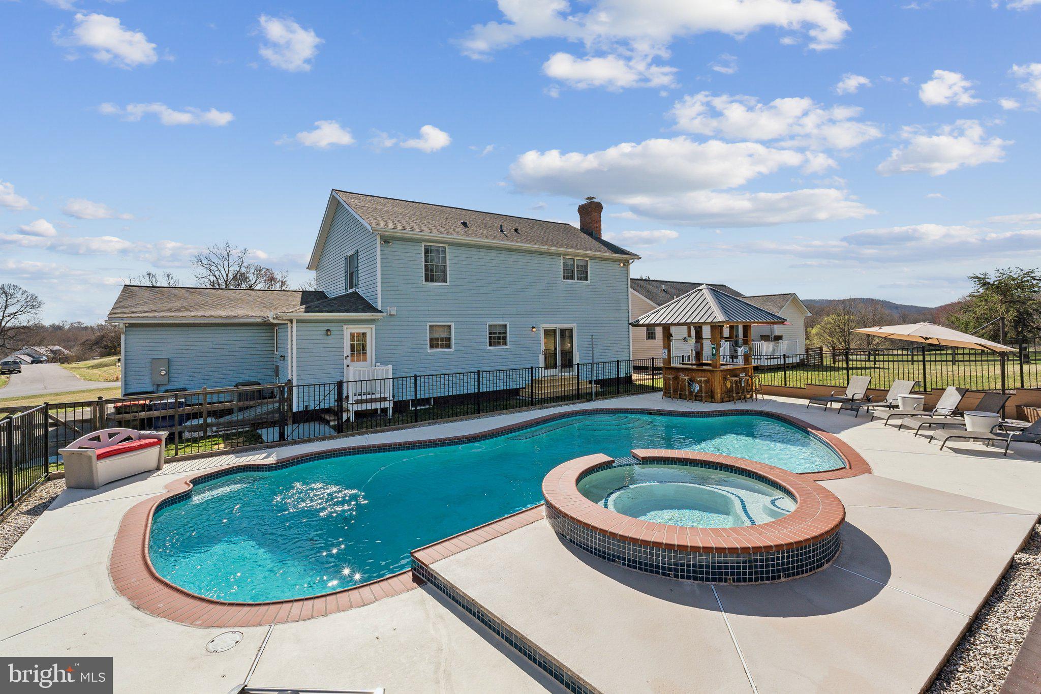 HOPE VALLEY HILLS - Residential