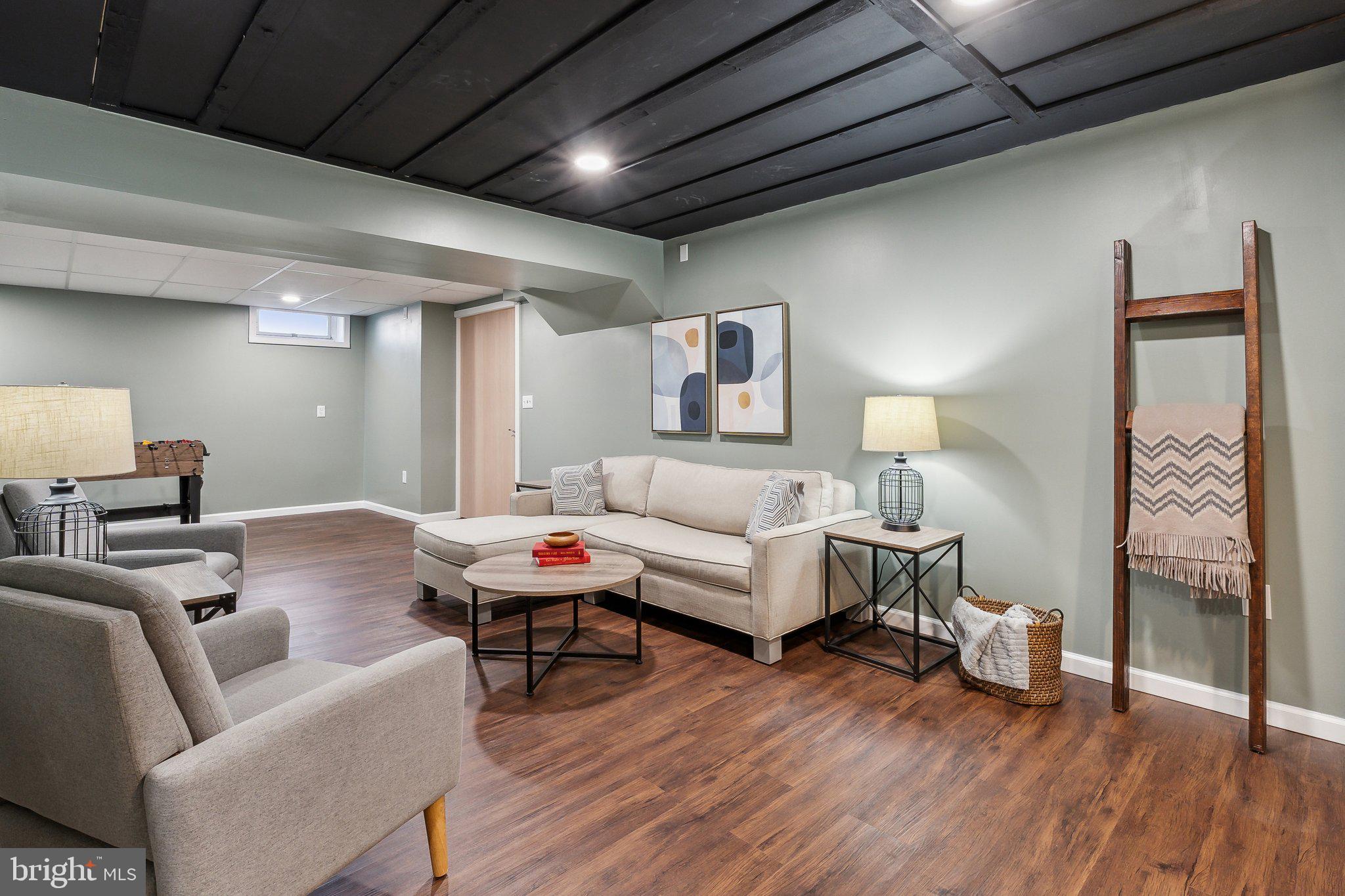 HOPE VALLEY HILLS - Residential