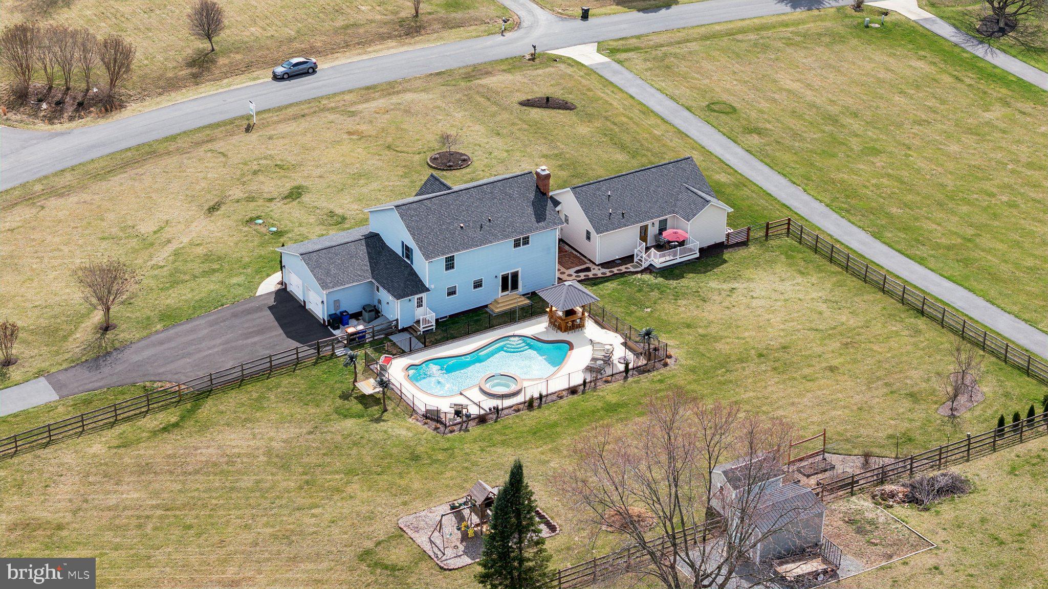 HOPE VALLEY HILLS - Residential