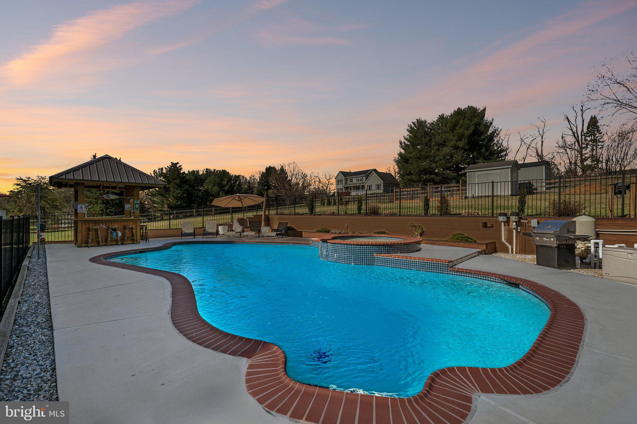 HOPE VALLEY HILLS - Residential