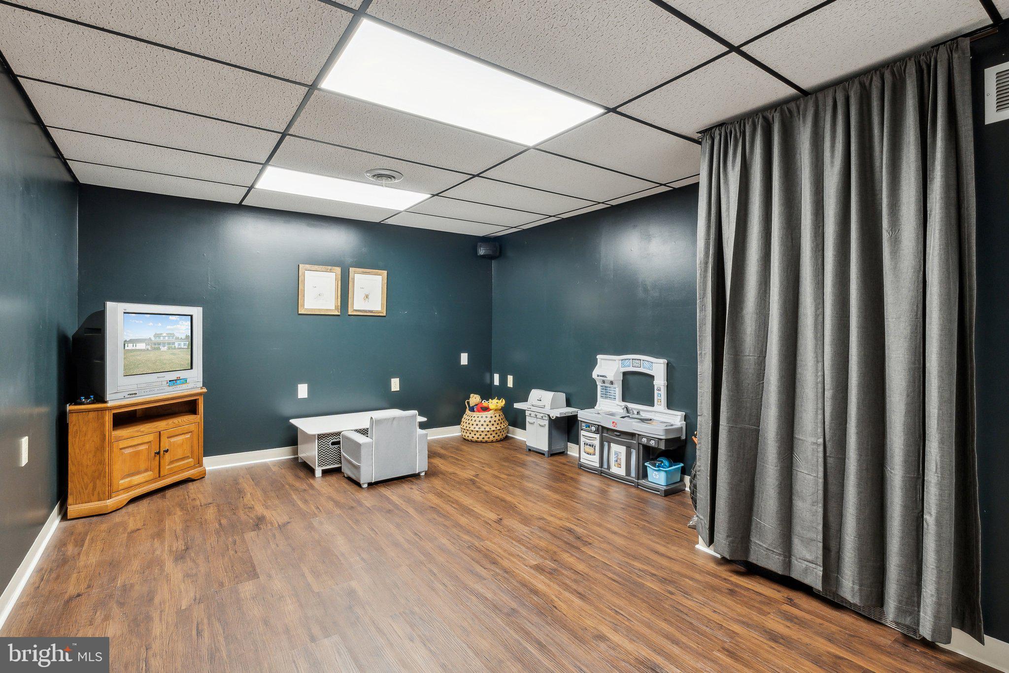 HOPE VALLEY HILLS - Residential