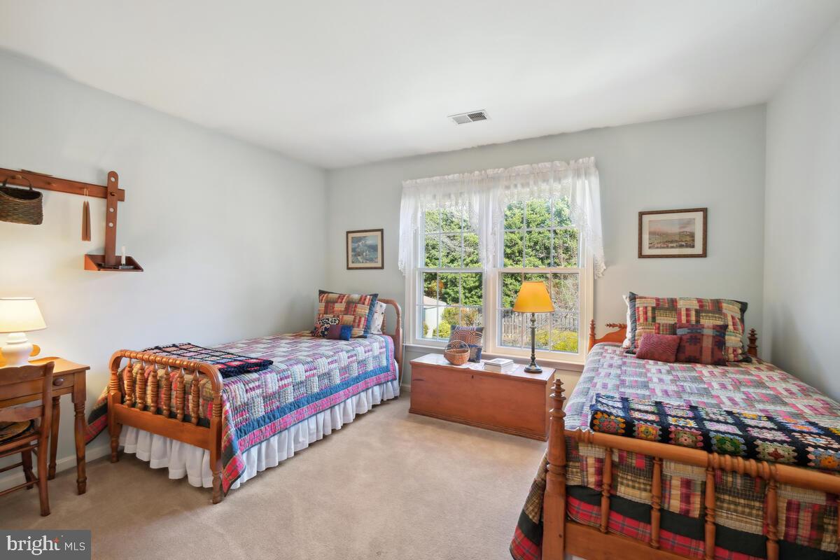 PT ROCKVILLE OUT RES 3 - Residential