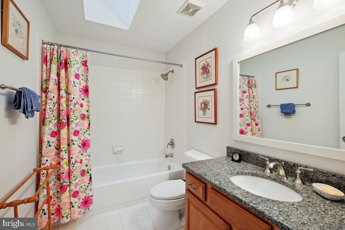 PT ROCKVILLE OUT RES 3 - Residential