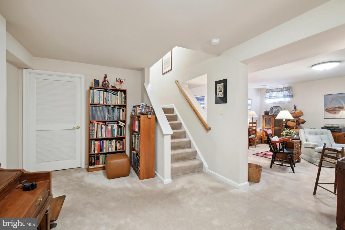 PT ROCKVILLE OUT RES 3 - Residential