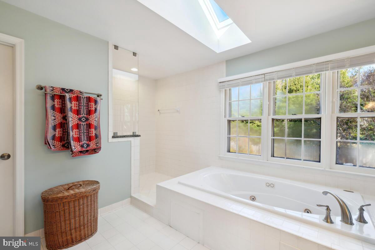 PT ROCKVILLE OUT RES 3 - Residential