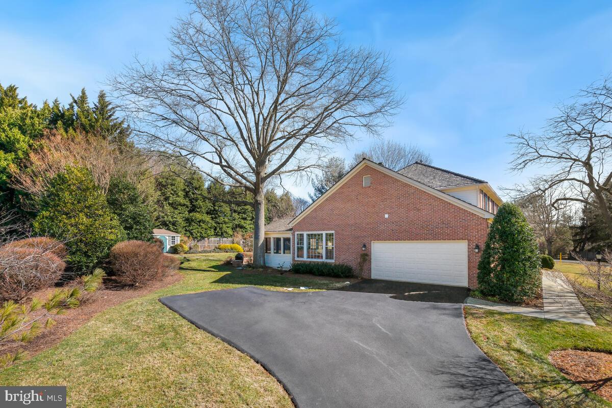 PT ROCKVILLE OUT RES 3 - Residential