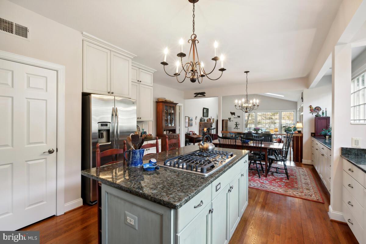 PT ROCKVILLE OUT RES 3 - Residential