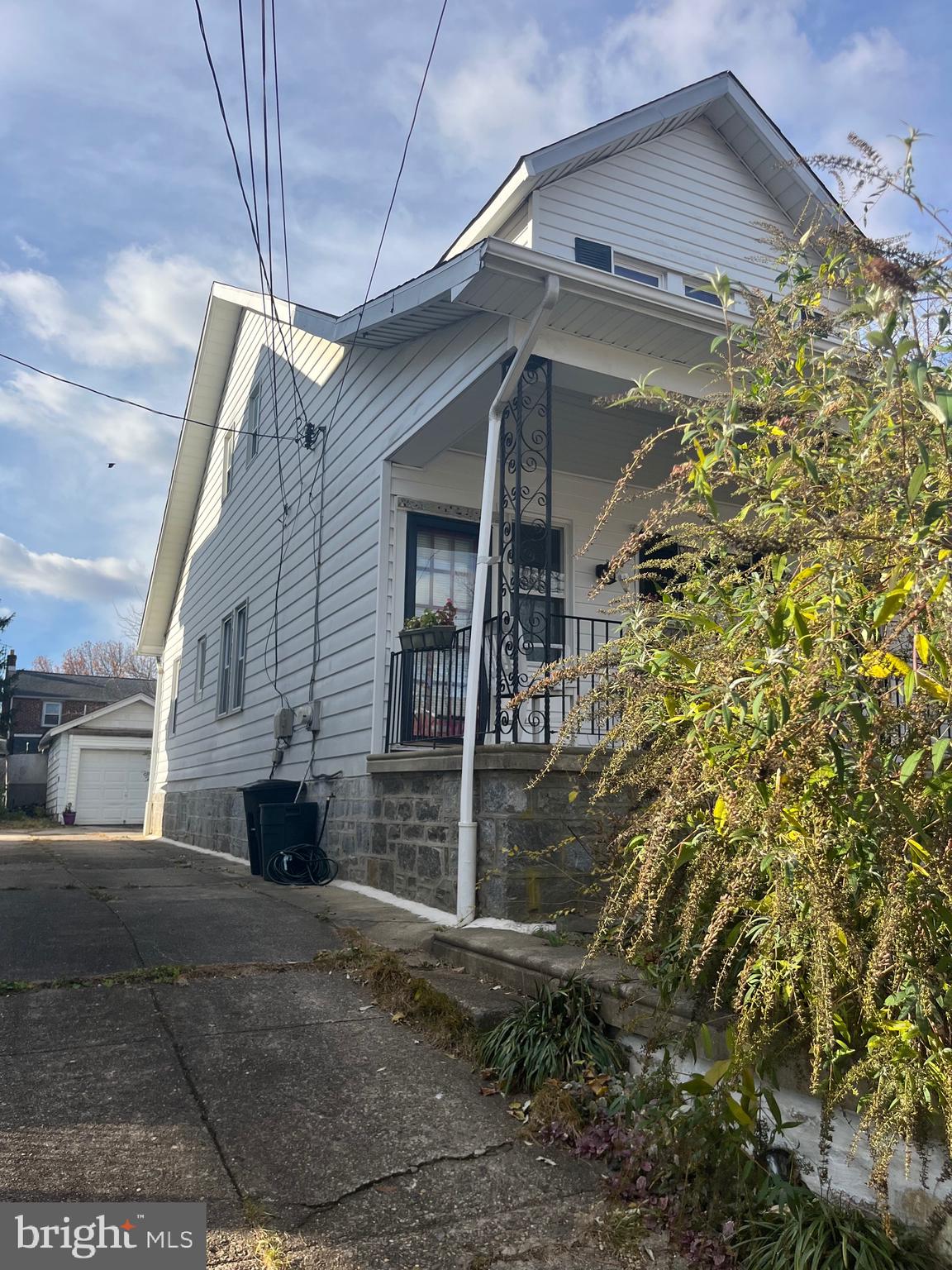 1808 GRIFFITH STREET