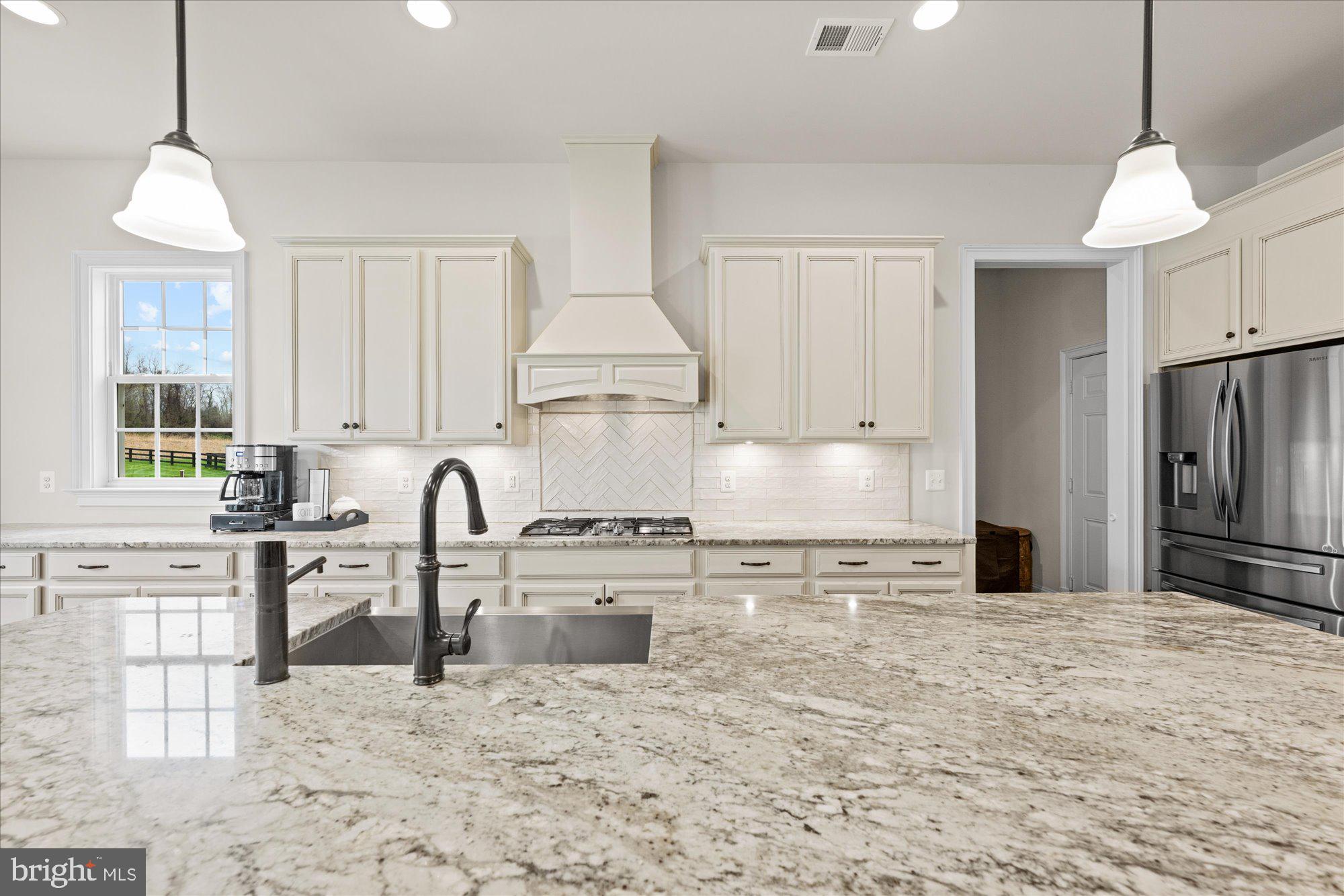 BLACK OAK CREEK - Residential