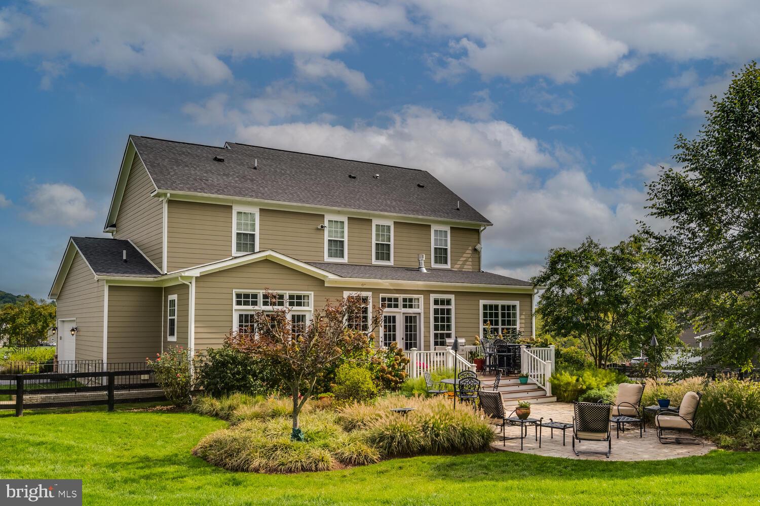 BLACK OAK CREEK - Residential