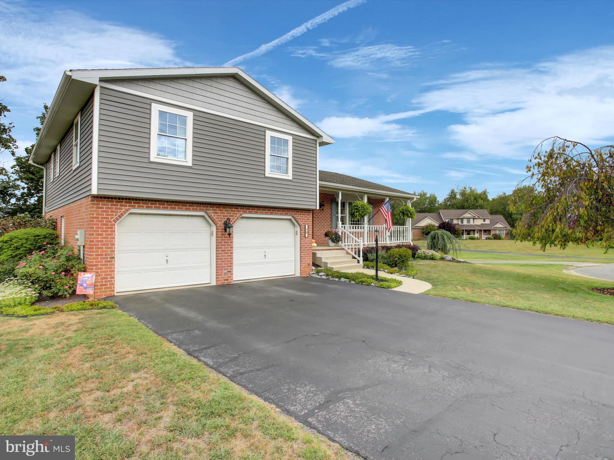 18 HEARTHSIDE LANE