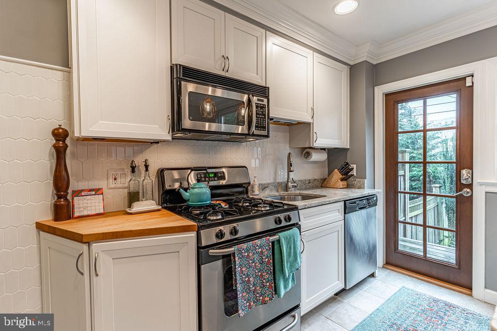 WESTOVER - Residential Lease