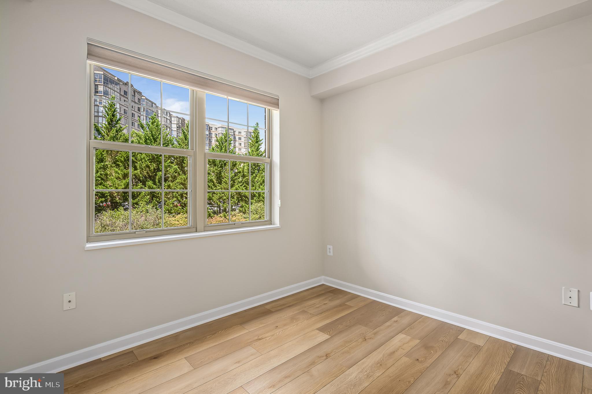 MAGNOLIAS AT LANSDOWNE WOODS - Residential