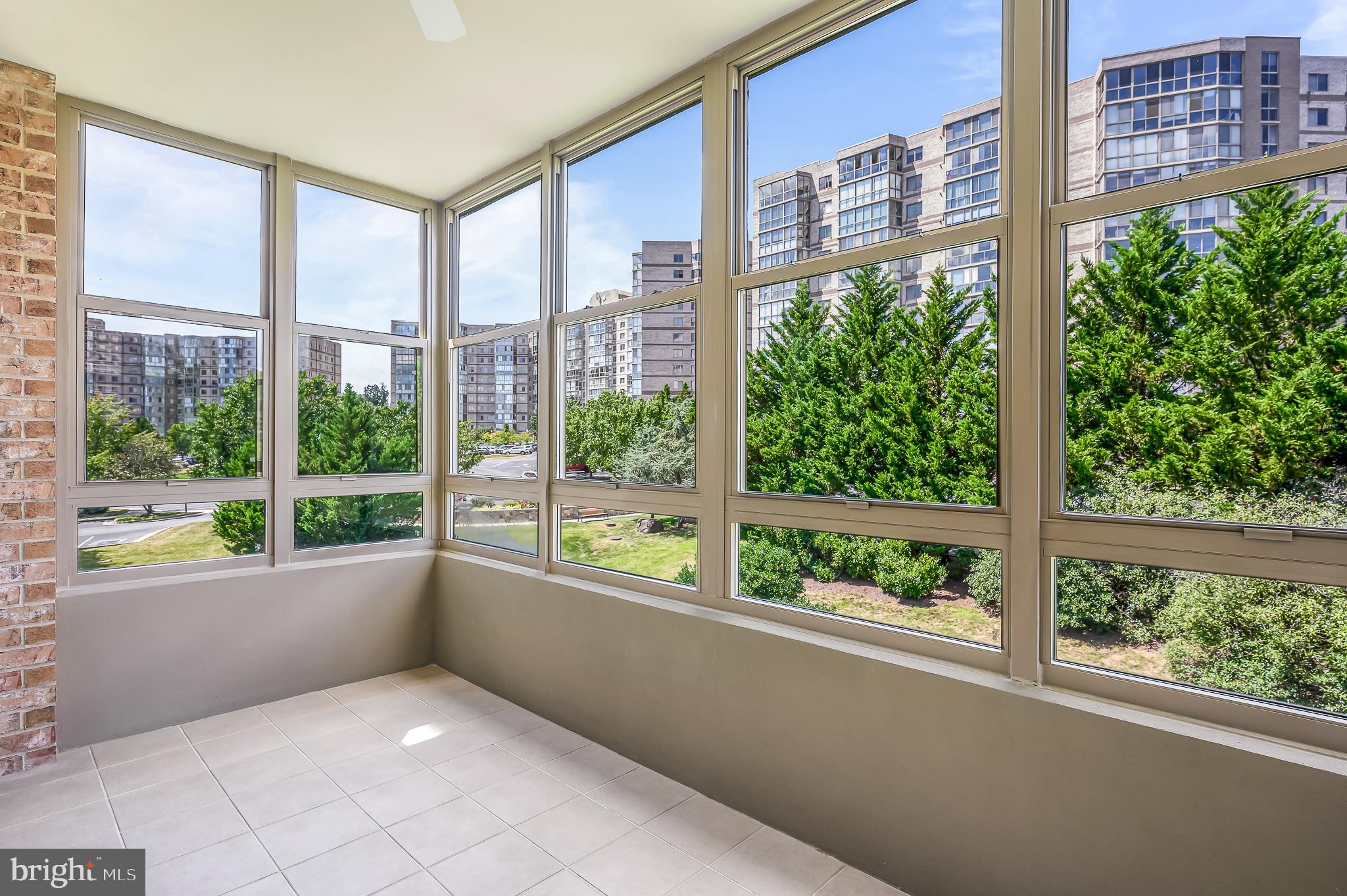 MAGNOLIAS AT LANSDOWNE WOODS - Residential