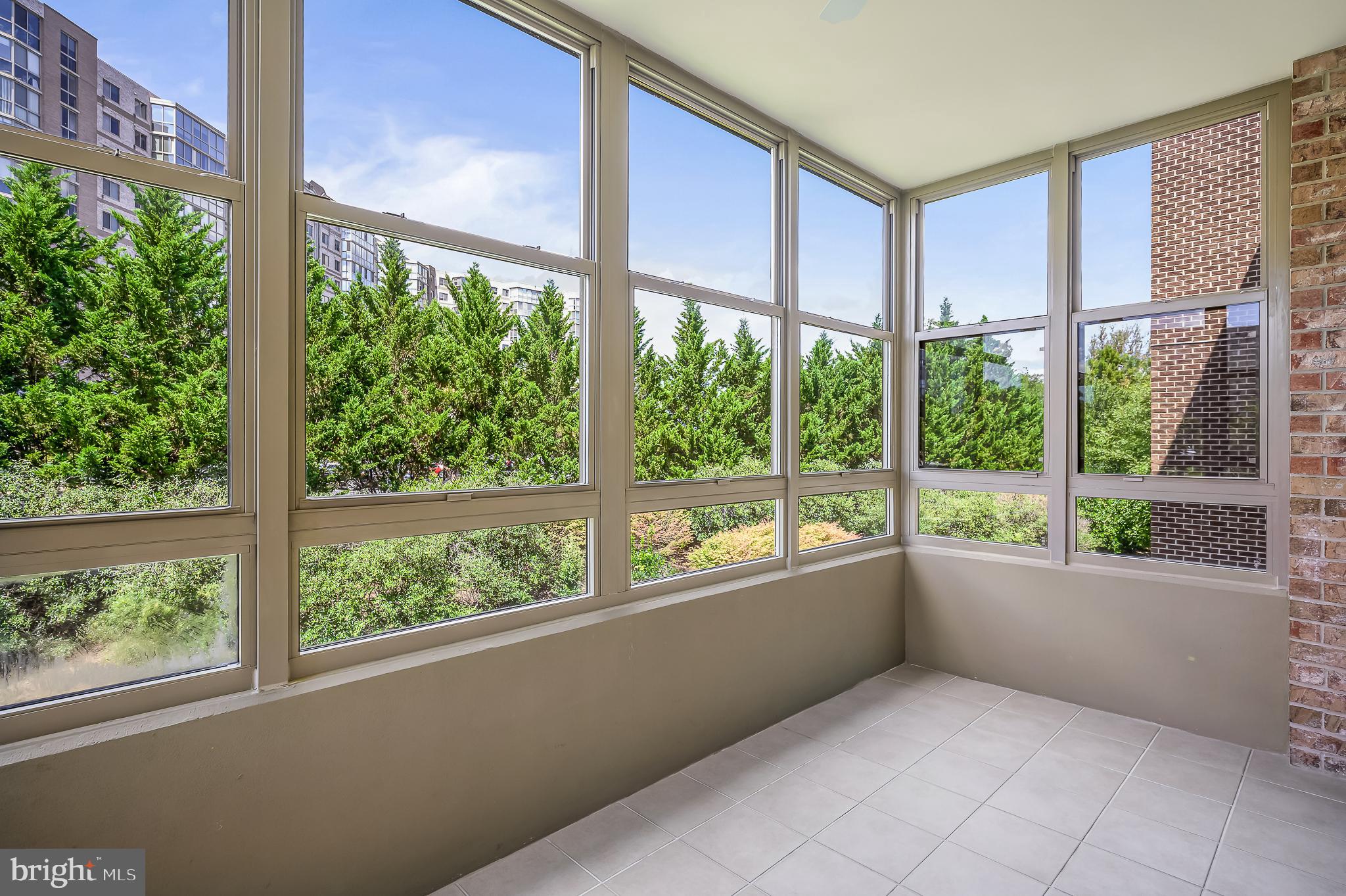 MAGNOLIAS AT LANSDOWNE WOODS - Residential