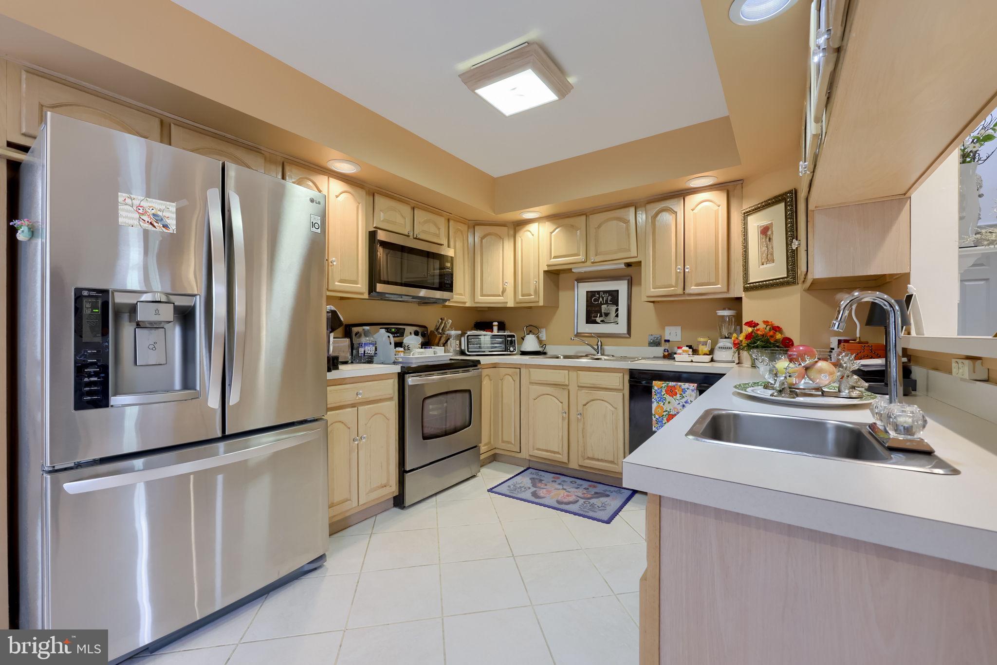 128 GREENVIEW DRIVE