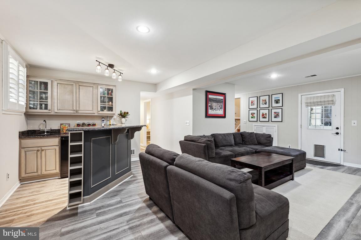 STRATFORD ON THE POTOMAC - Residential