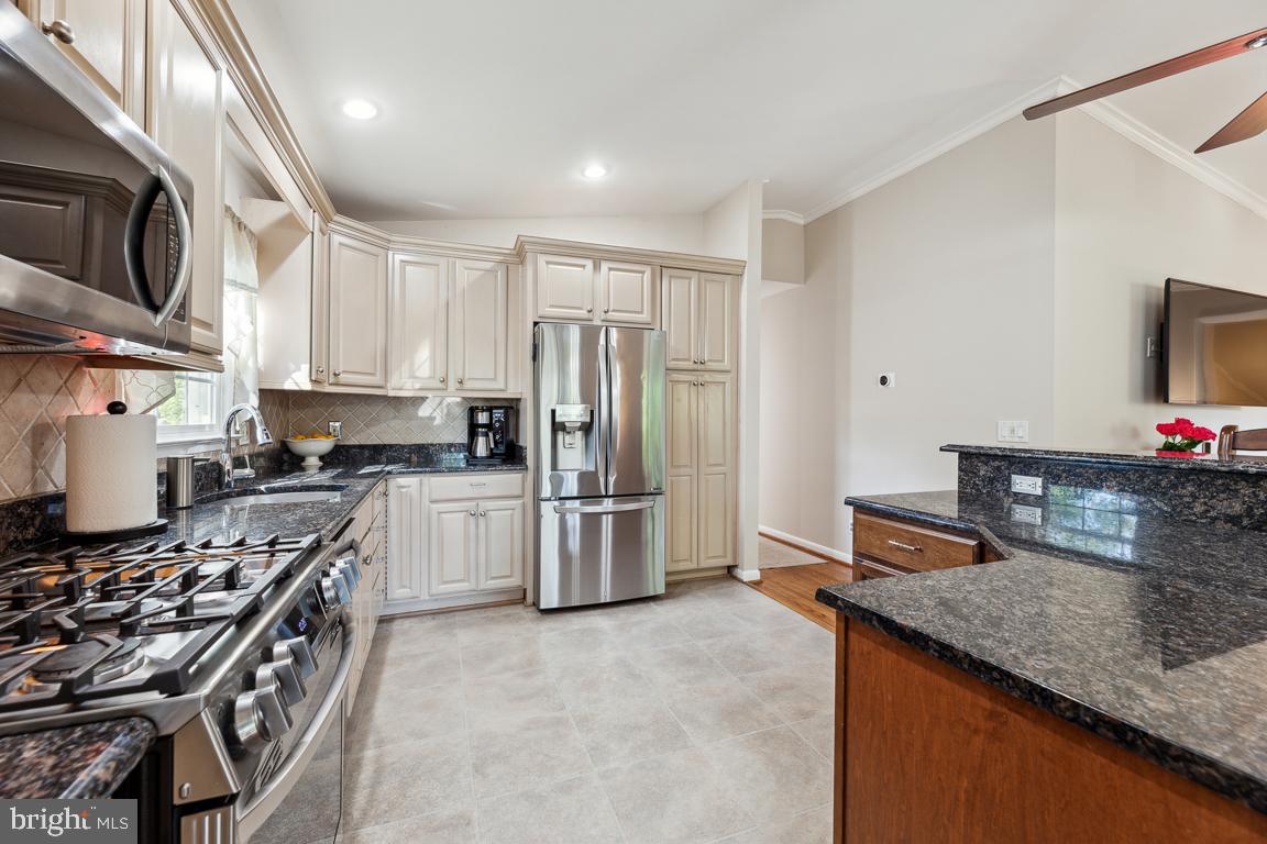 STRATFORD ON THE POTOMAC - Residential