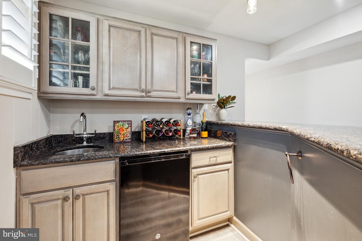 STRATFORD ON THE POTOMAC - Residential