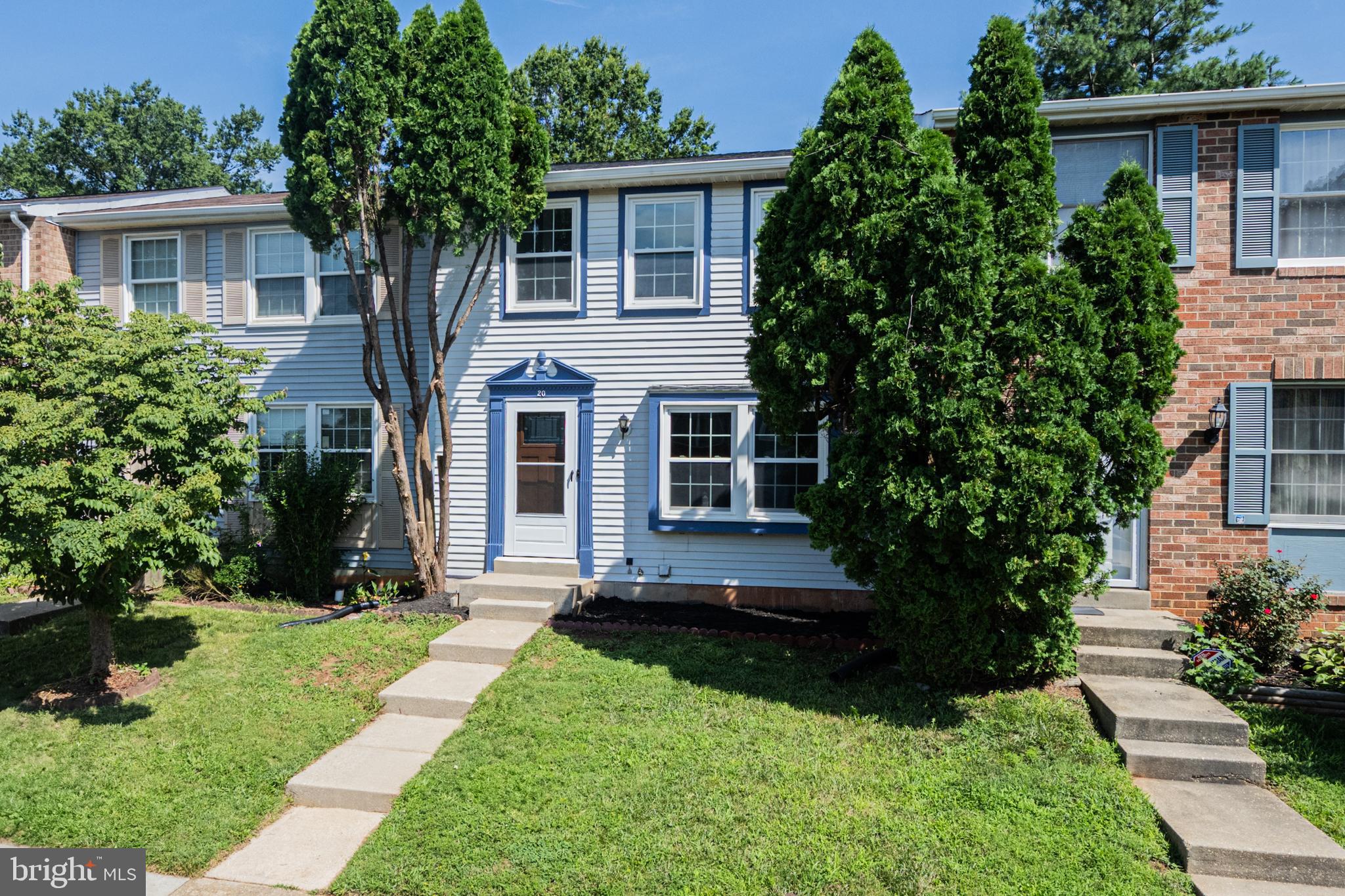 20 FARMCREST COURT