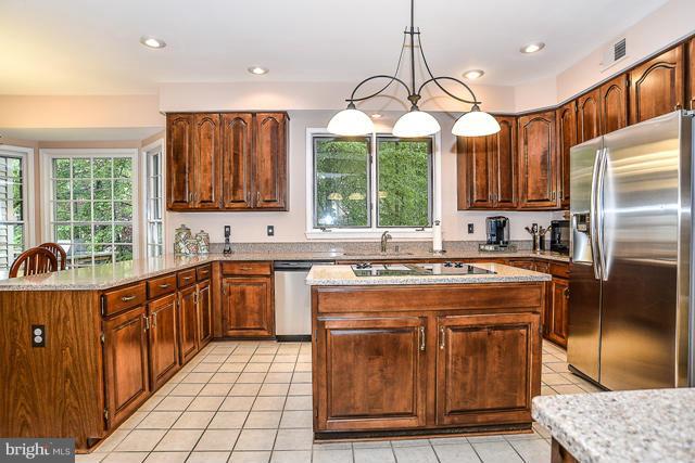 CROSSPOINTE - Residential