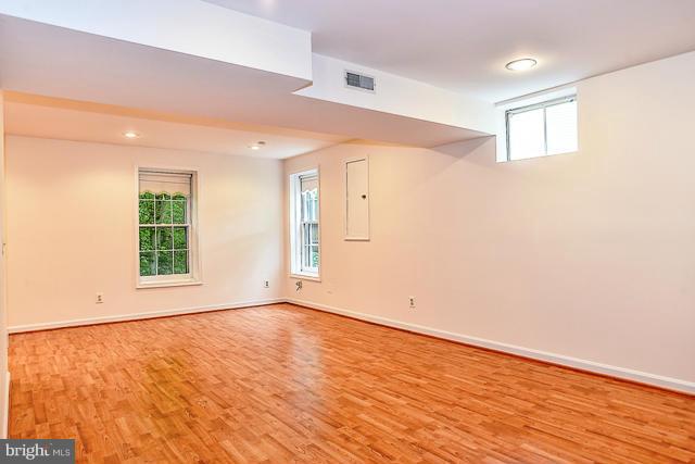 CROSSPOINTE - Residential