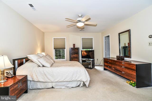 CROSSPOINTE - Residential