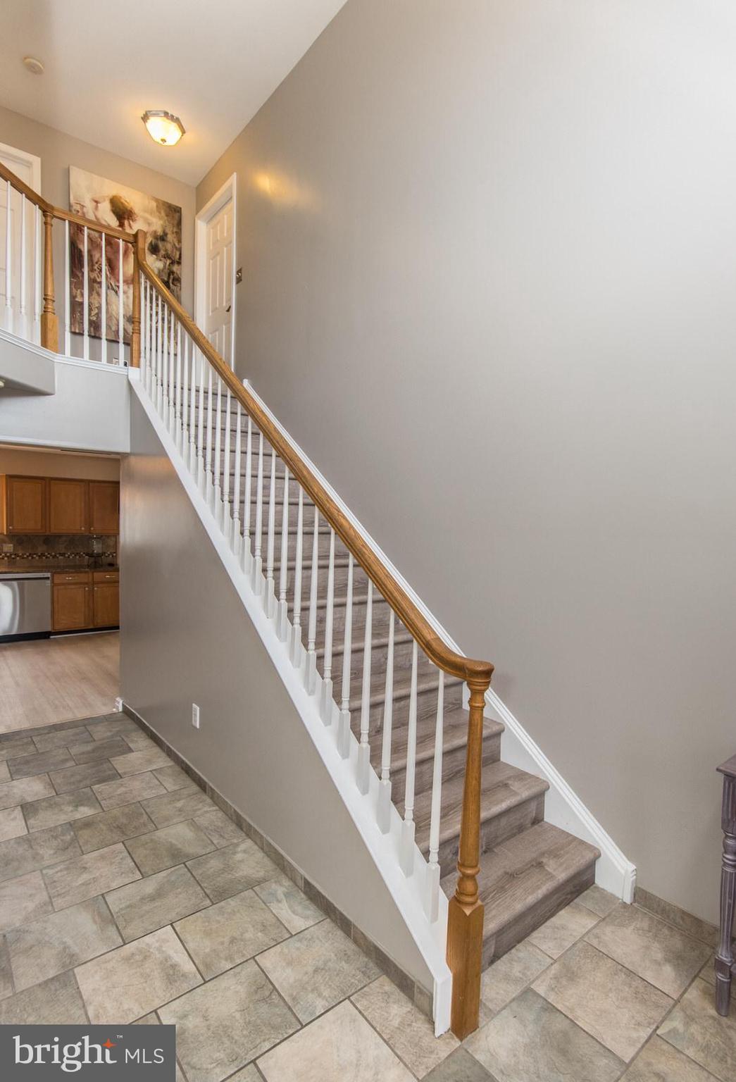 MAKEFIELD TERR - Residential