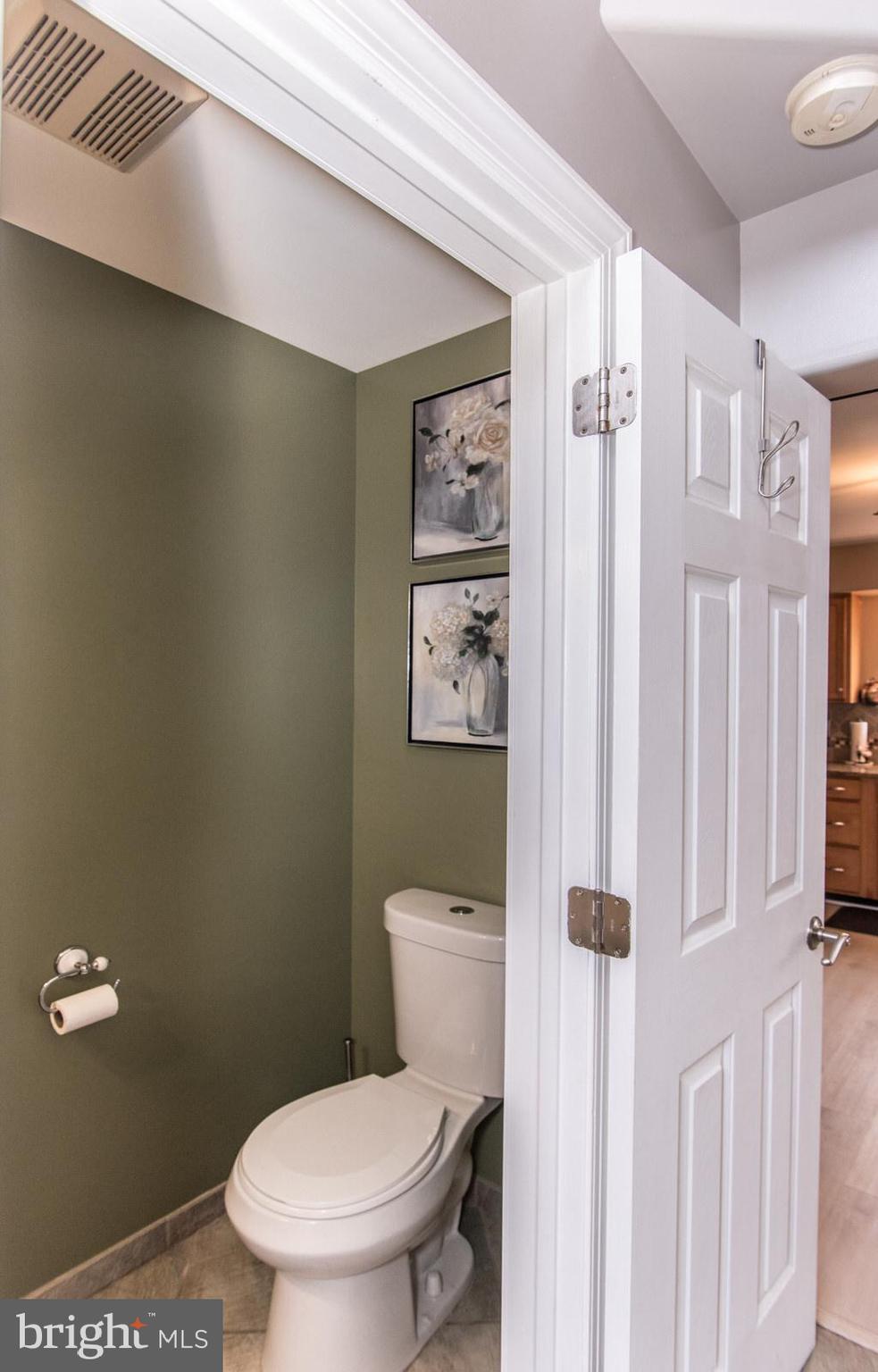 MAKEFIELD TERR - Residential