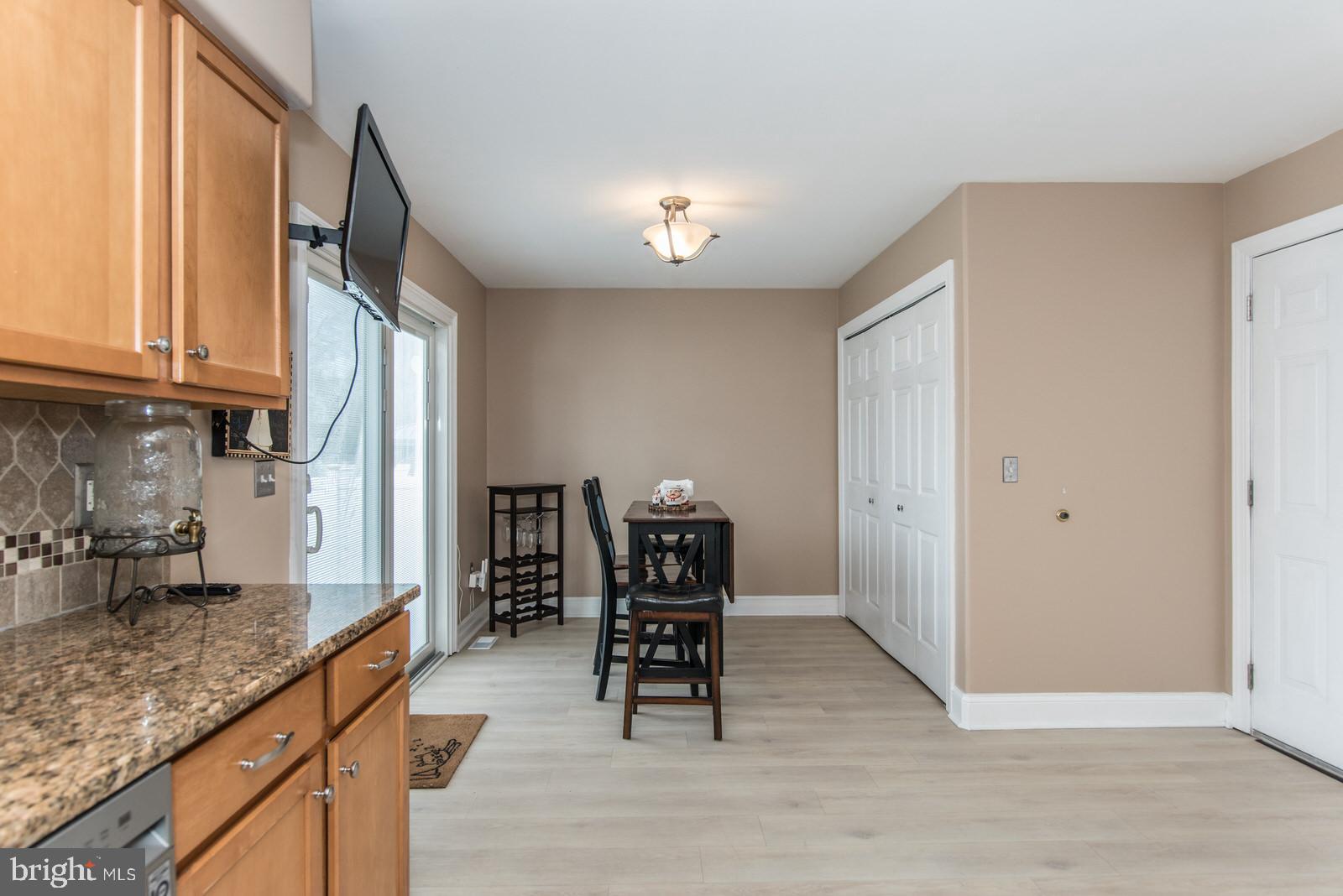 MAKEFIELD TERR - Residential