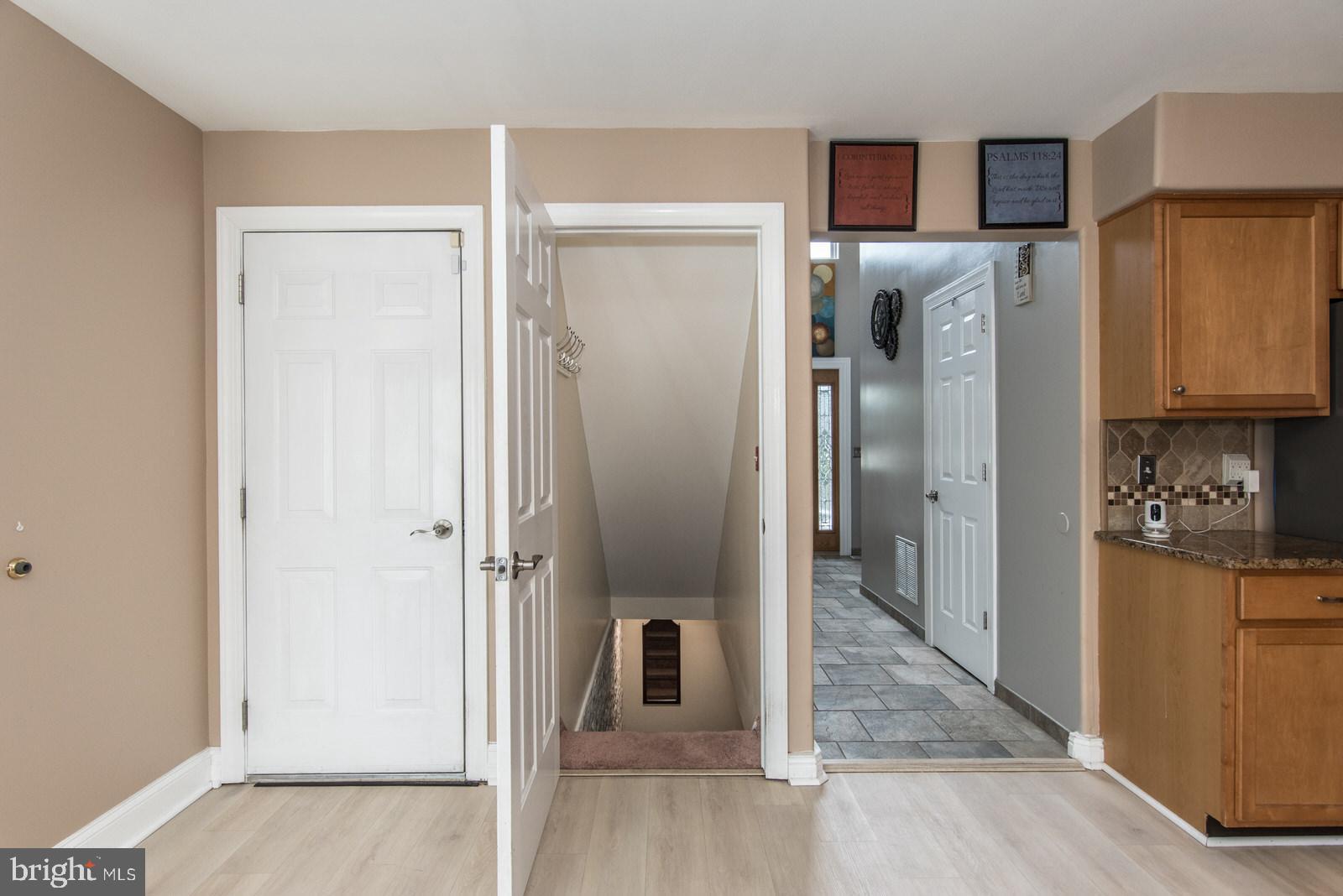 MAKEFIELD TERR - Residential