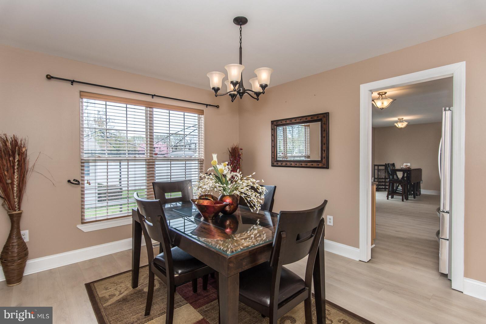 MAKEFIELD TERR - Residential