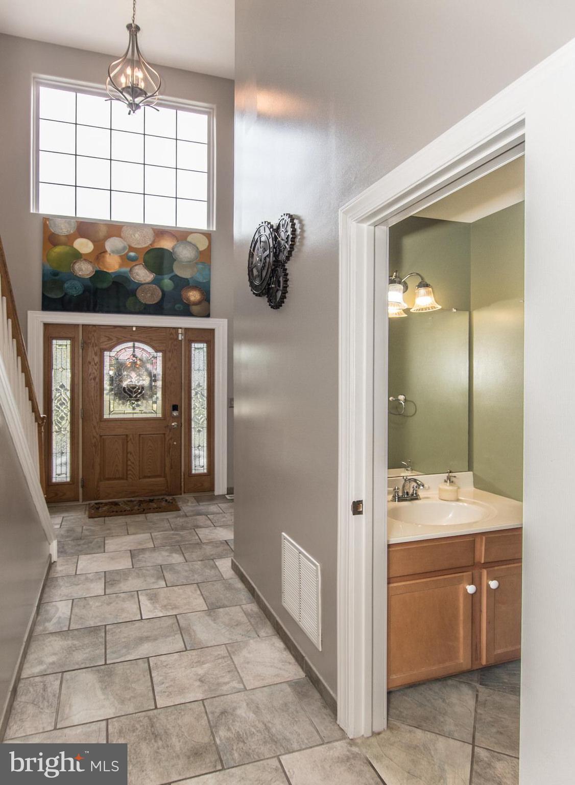 MAKEFIELD TERR - Residential