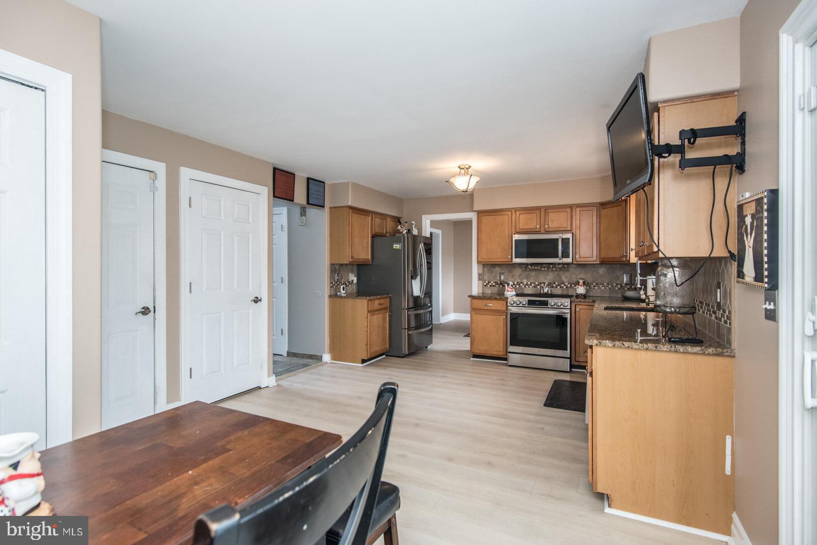 MAKEFIELD TERR - Residential