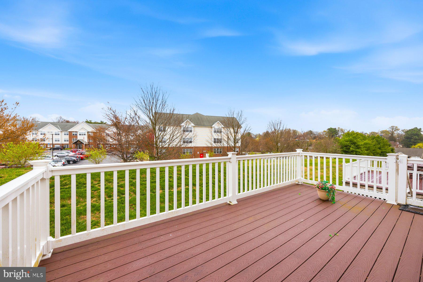 GOLDEN VIEW - Residential