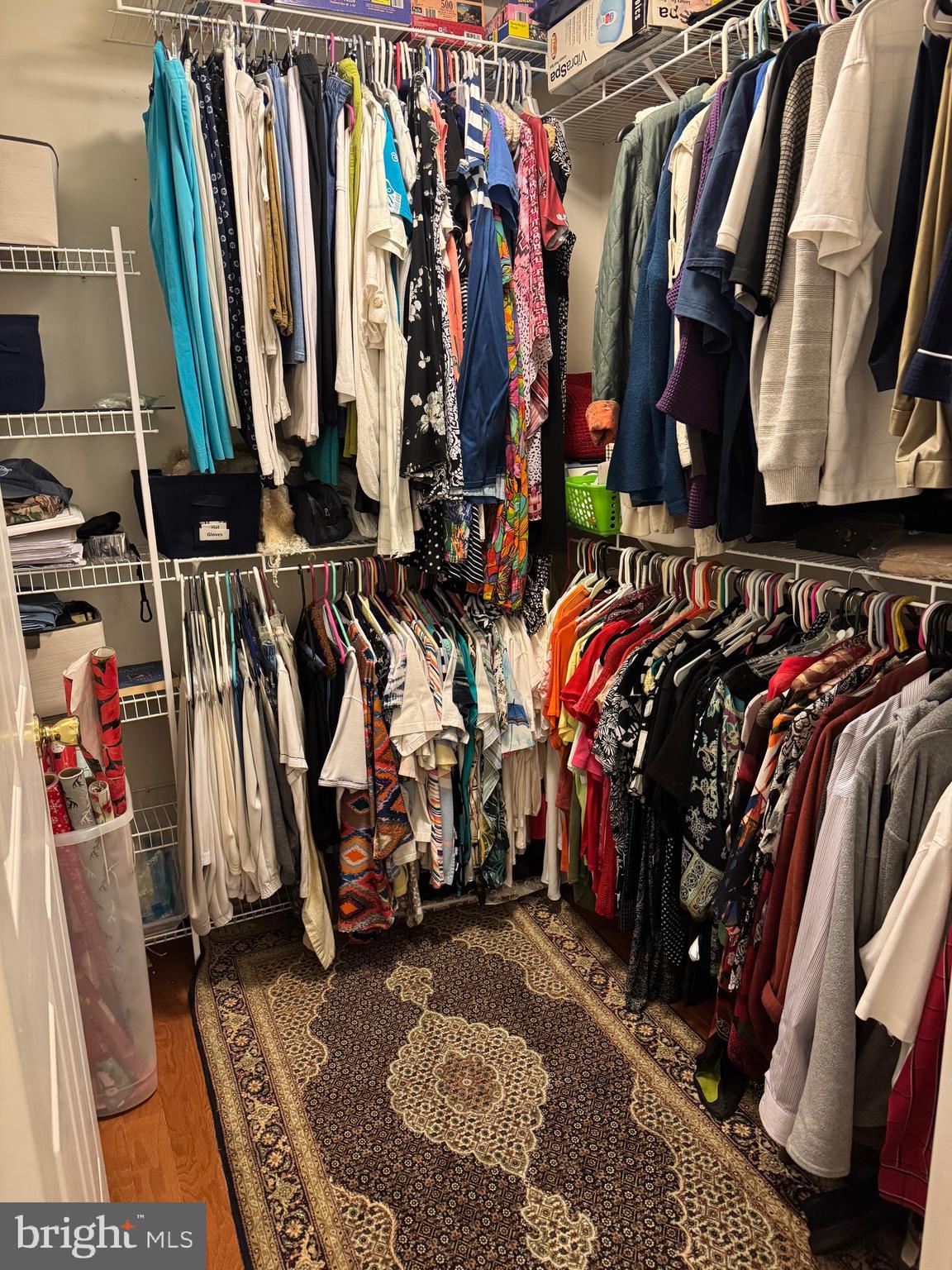 GOLDEN VIEW - Residential