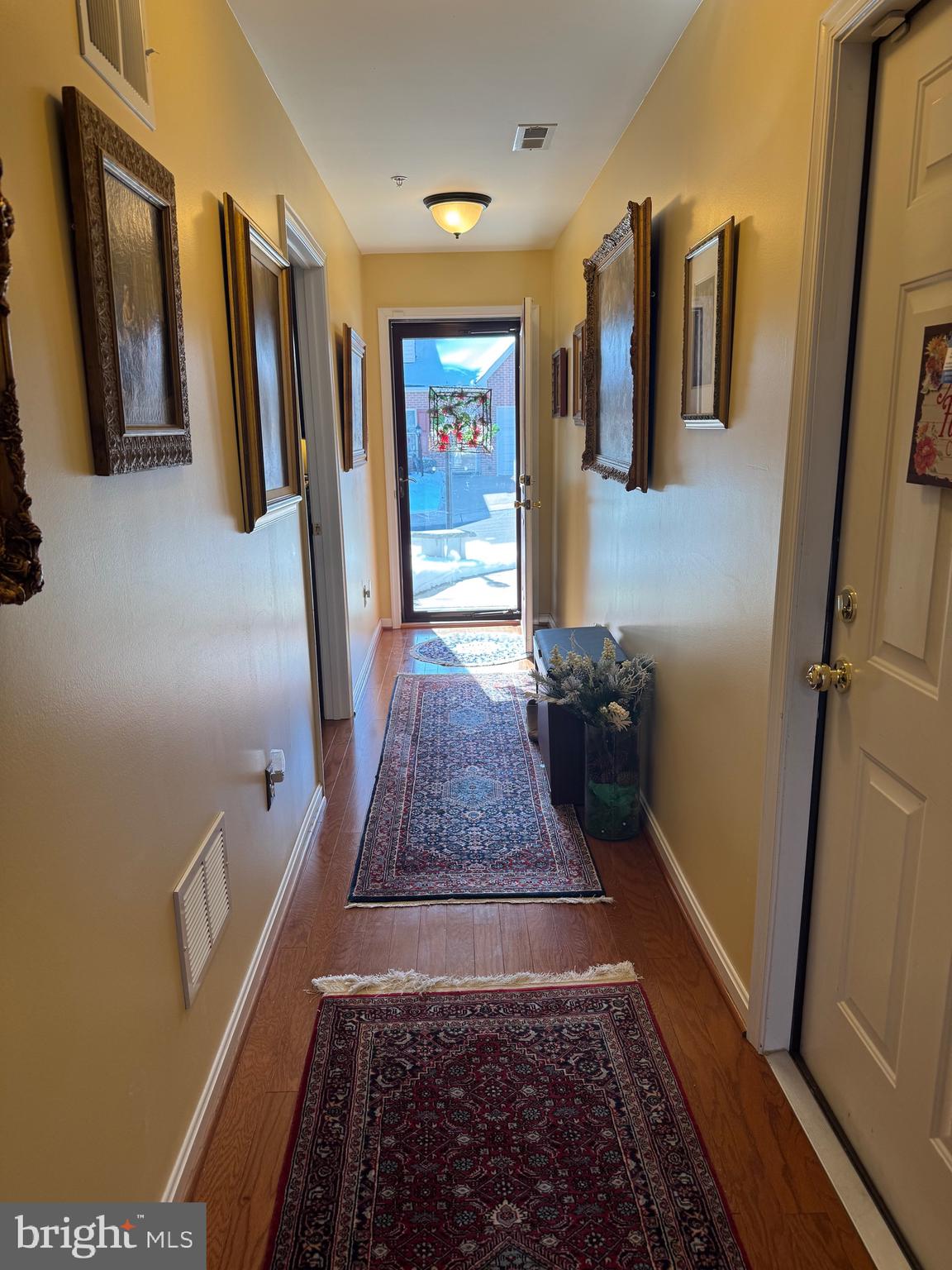 GOLDEN VIEW - Residential