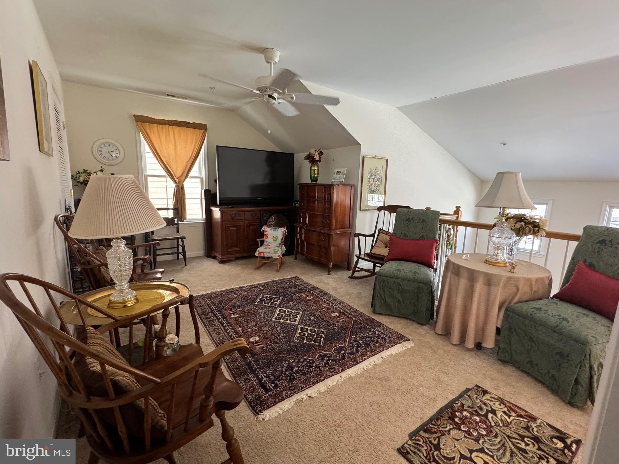 GOLDEN VIEW - Residential