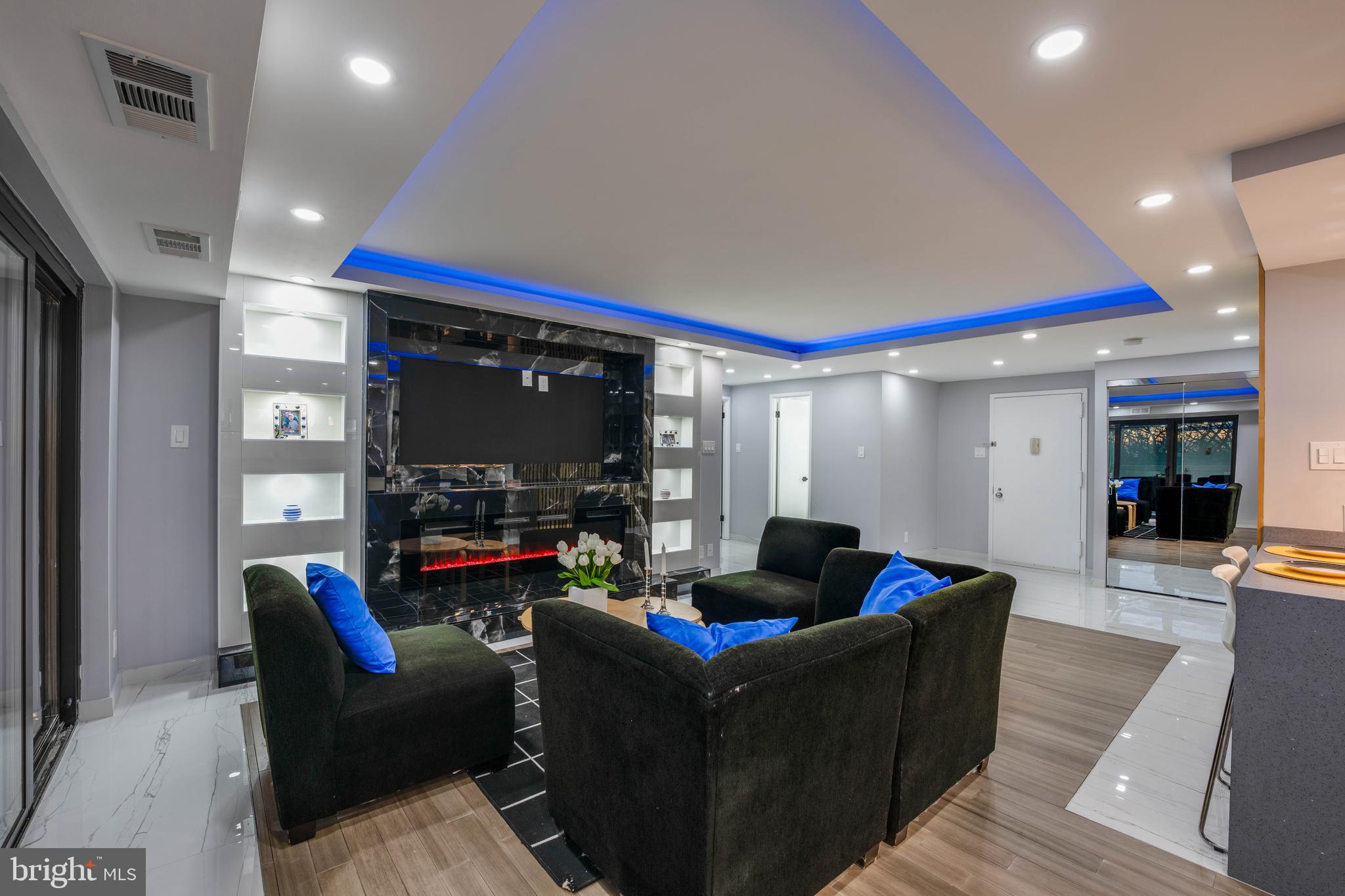 WATERGATE AT LANDMARK - Residential