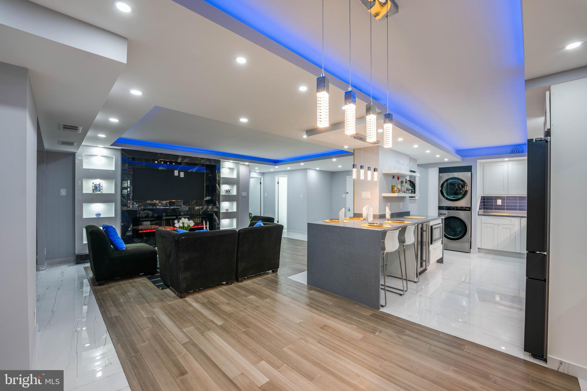 WATERGATE AT LANDMARK - Residential