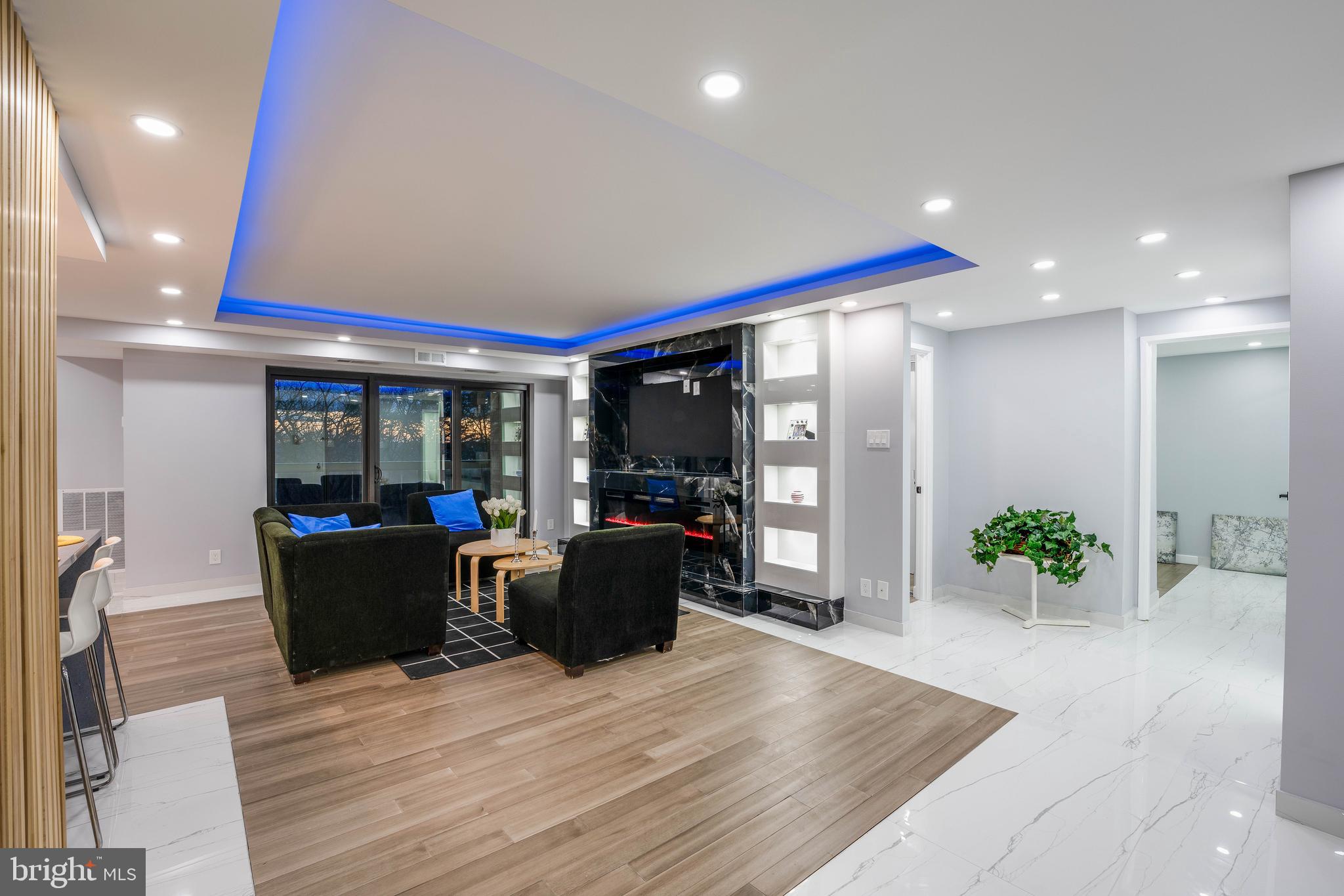 WATERGATE AT LANDMARK - Residential